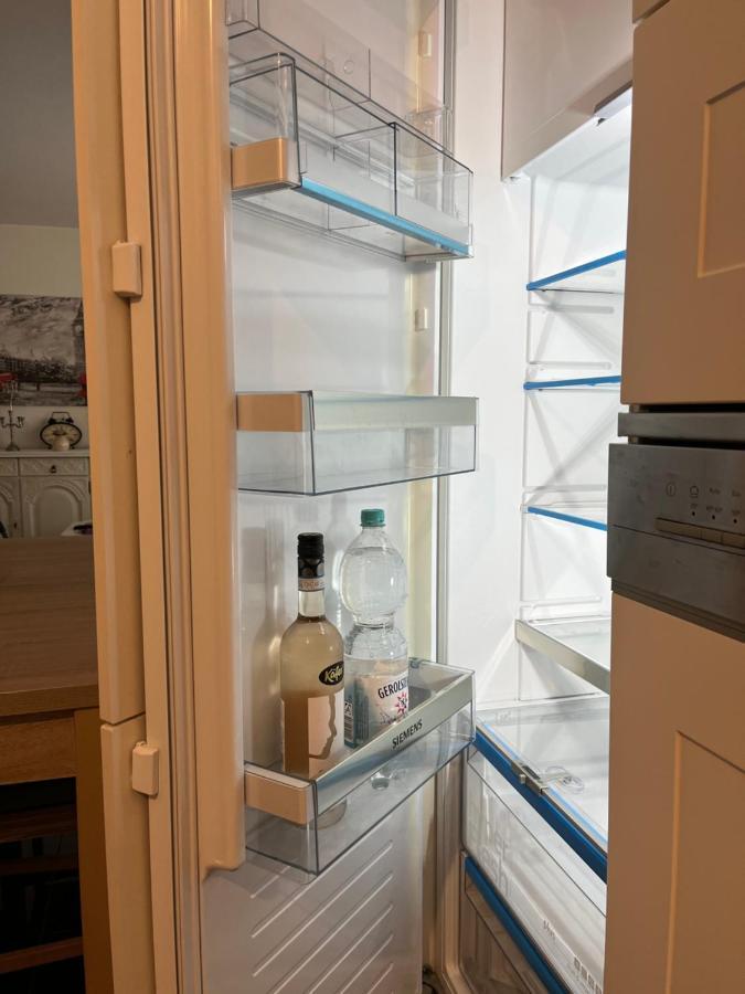 Apartment Exklusive Mit 3 Schlafzimmern Und 2 Baedern!
