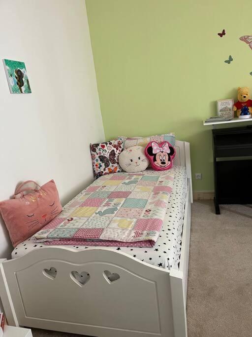 Apartment Exklusive Mit 3 Schlafzimmern Und 2 Baedern! *